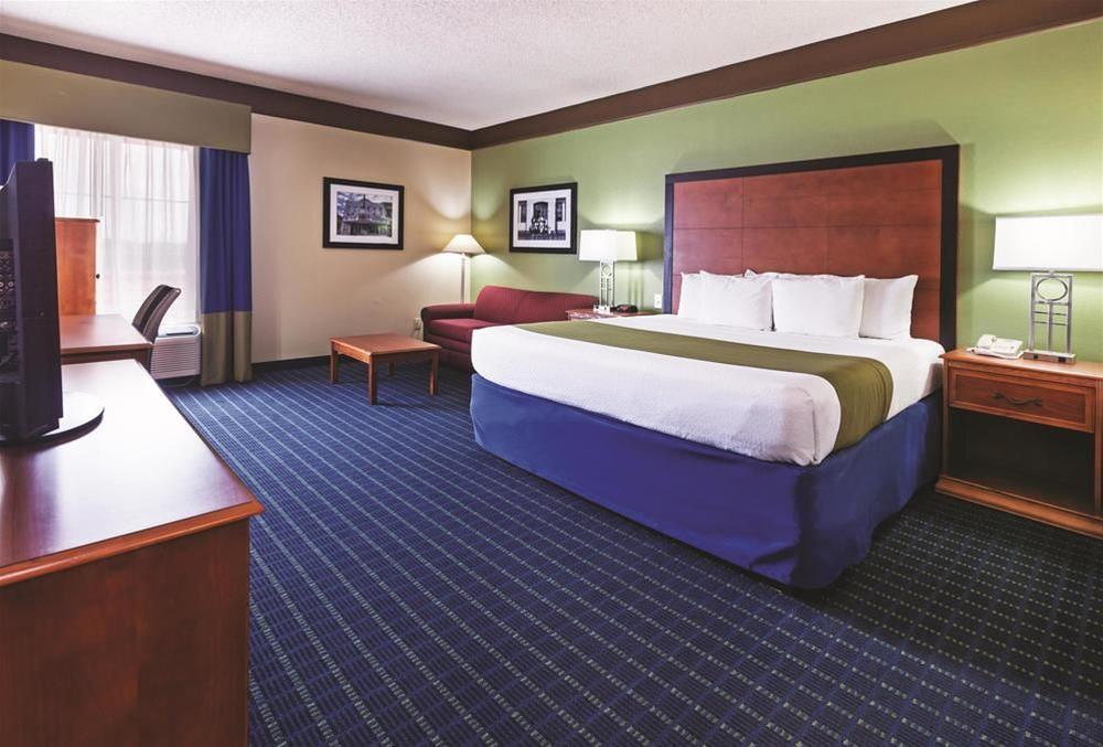 Comfort Inn & Suites Shawnee North Near I-40 Exterior foto
